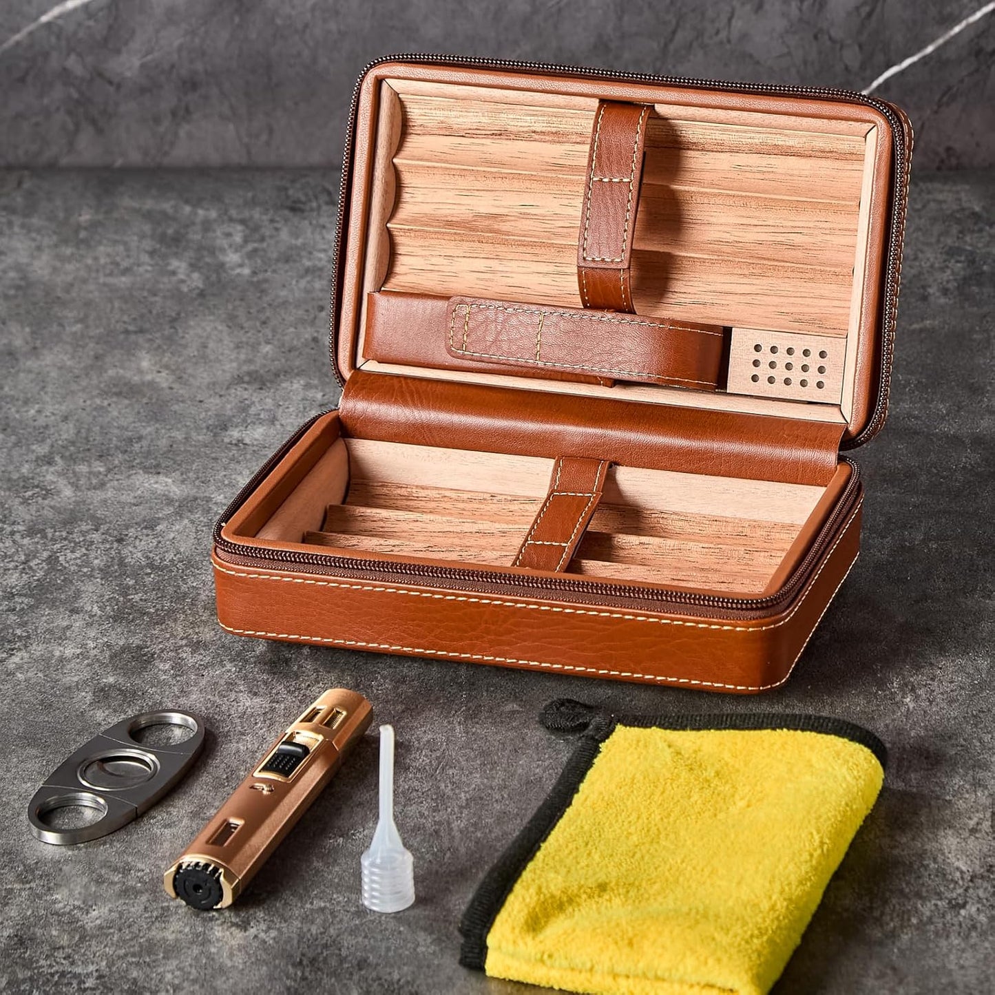 WAT Leather Cigar Case, Travel Humidor Holds 7 Cigars