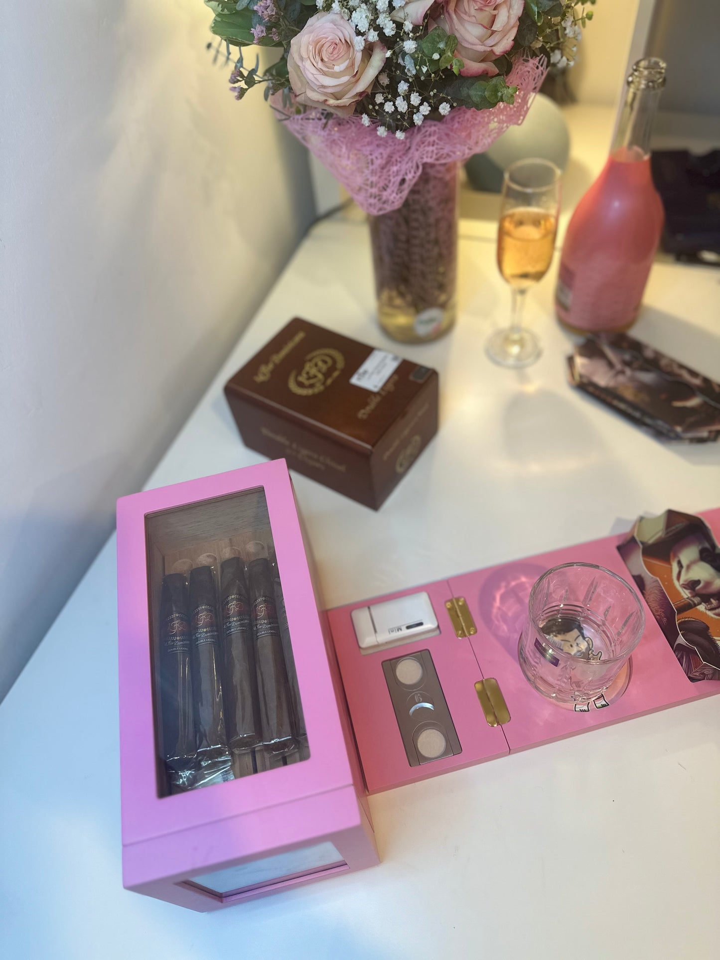 Bamboo & Whale Cigar humidor Pink