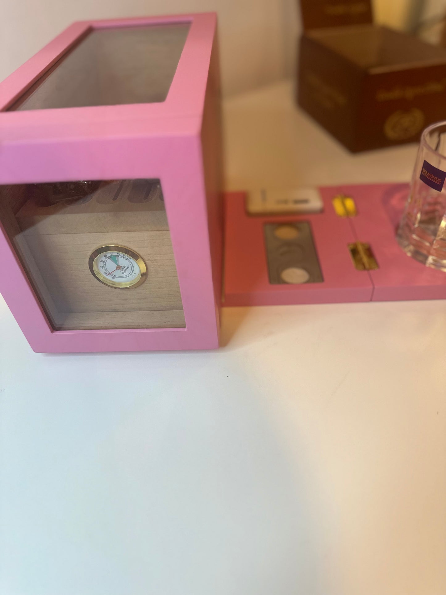 Bamboo & Whale Cigar humidor Pink