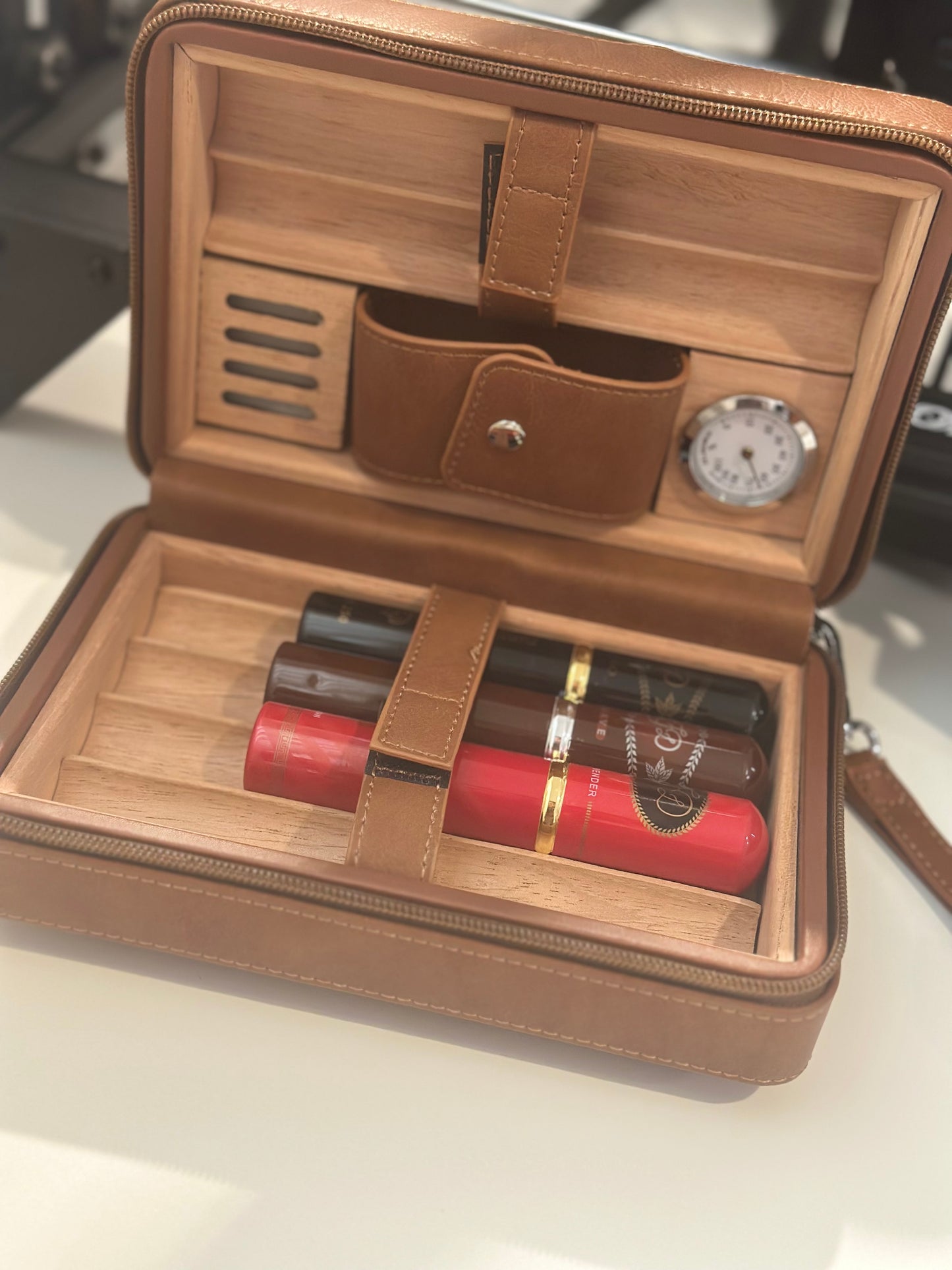 Cigar case 6 PCs