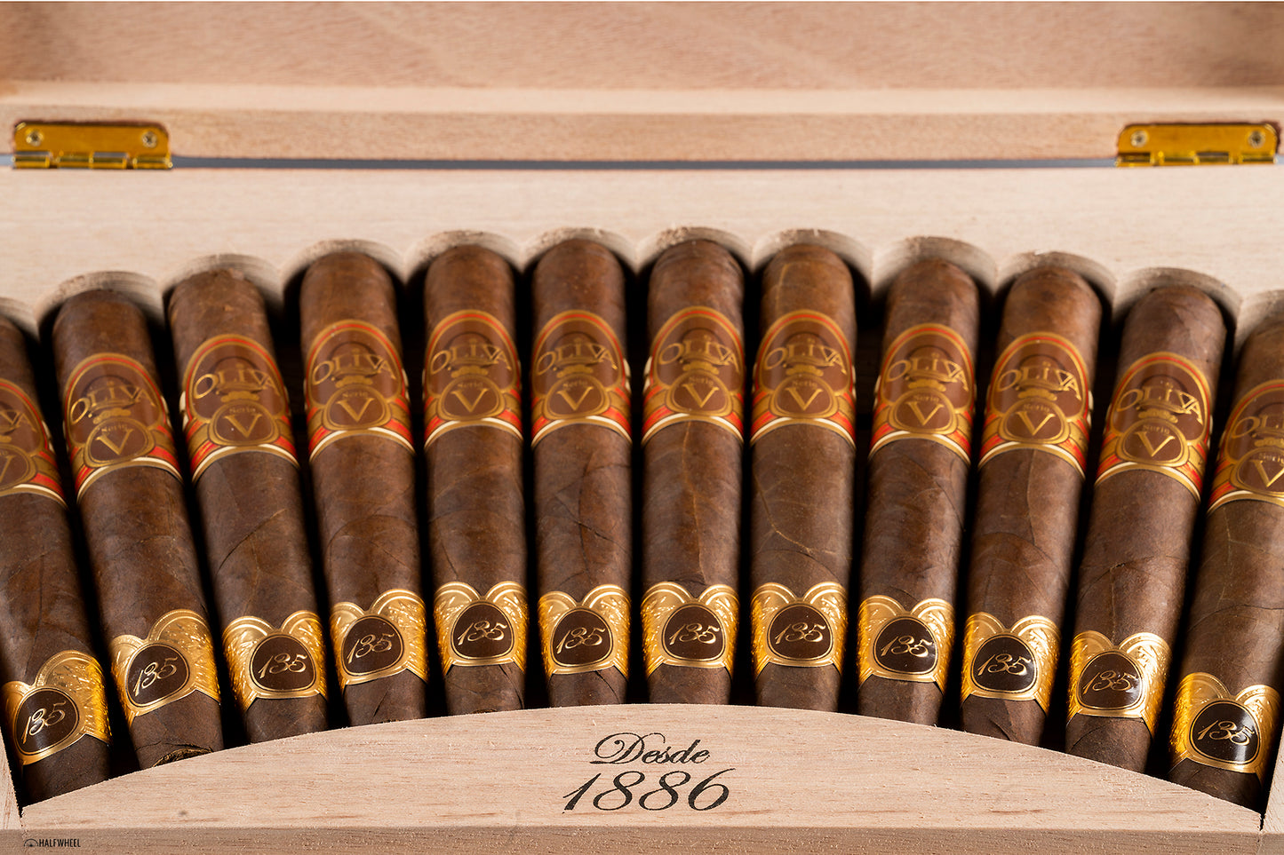 Oliva Serie V 135 Aniversario – Figurado